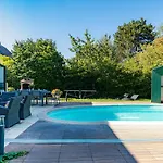 Des Courses - Piscine Et Jardin *
