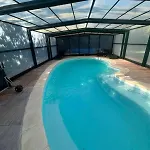 Des Courses - Piscine Et Jardin וילה