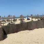 Des Courses - Piscine Et Jardin דוביל
