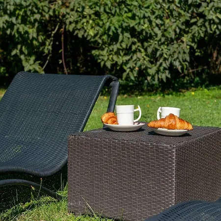 Des Courses - Piscine Et Jardin Villa