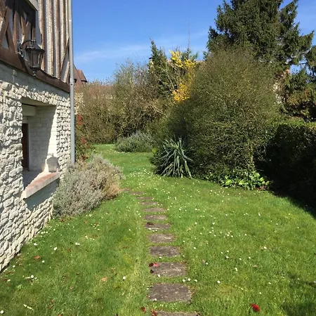 Des Courses - Piscine Et Jardin Deauville