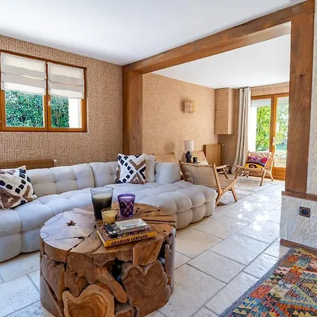 Des Courses - Piscine Et Jardin Villa