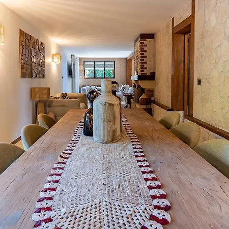 Des Courses - Piscine Et Jardin Villa *