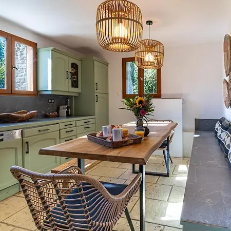 Des Courses - Piscine Et Jardin Deauville