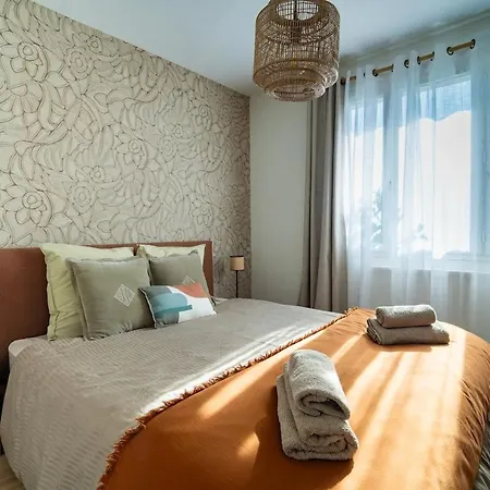 Des Courses - Piscine Et Jardin Villa *