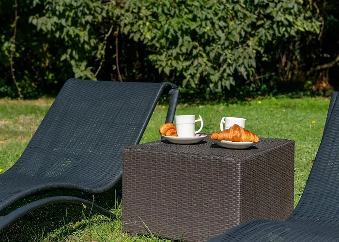 Des Courses - Piscine Et Jardin Villa