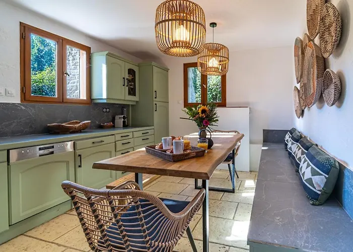 Des Courses - Piscine Et Jardin دوفييل